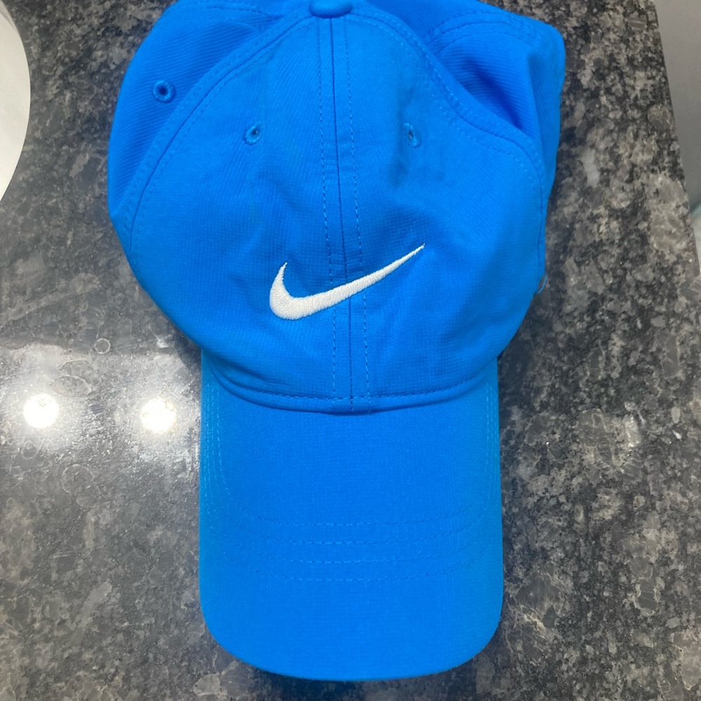 Nike golf hat